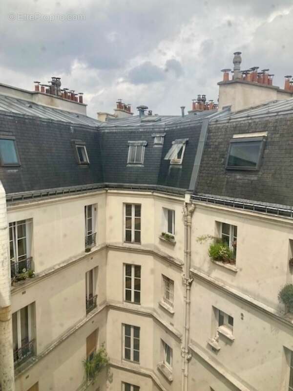 Appartement à PARIS-10E