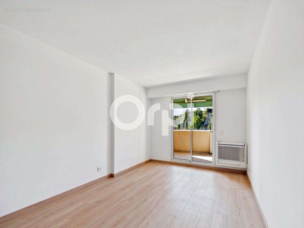 Appartement à MANDELIEU-LA-NAPOULE