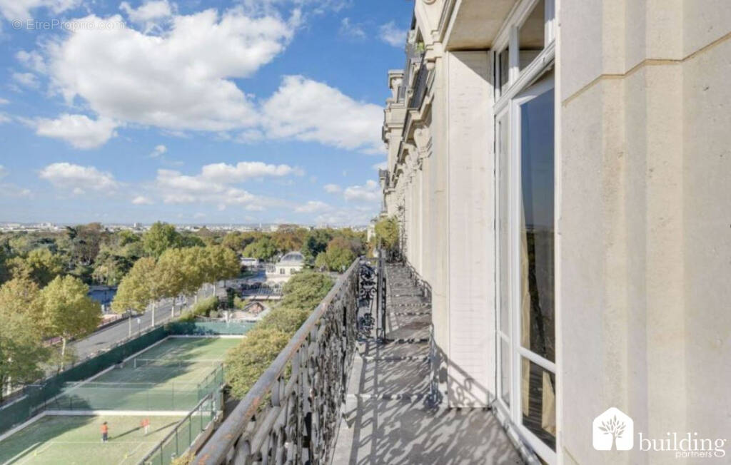 Appartement à PARIS-16E