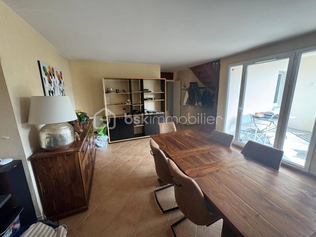 Appartement à MAGNY-LE-HONGRE
