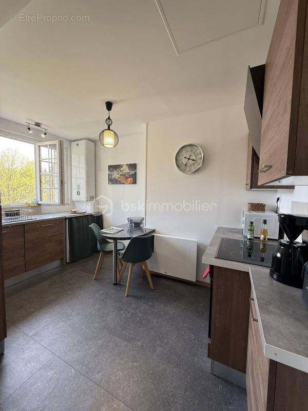 Appartement à MAGNY-LE-DESERT