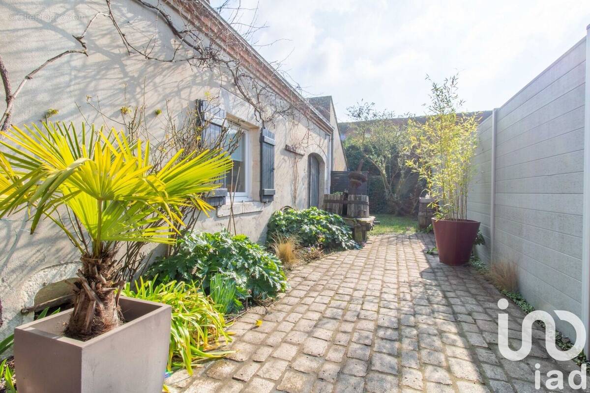 Photo 1 - Maison à SAINT-JEAN-DE-BRAYE