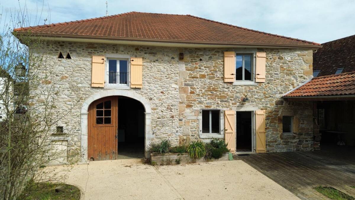 Maison à SAUVETERRE-DE-BEARN