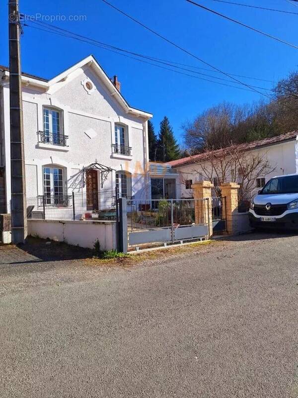 Maison à AUBIN