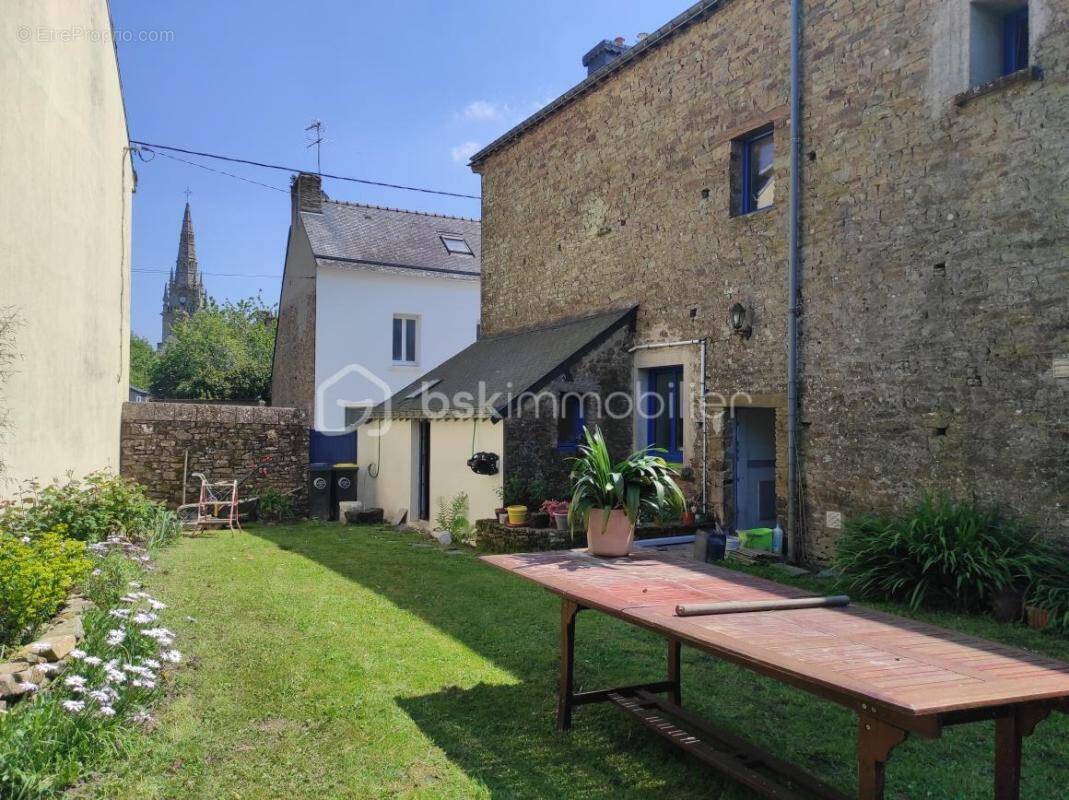 Maison à PLUVIGNER