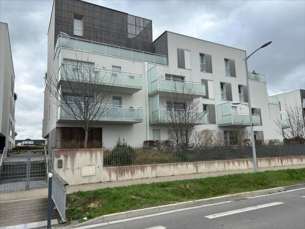 Appartement à BEZANNES