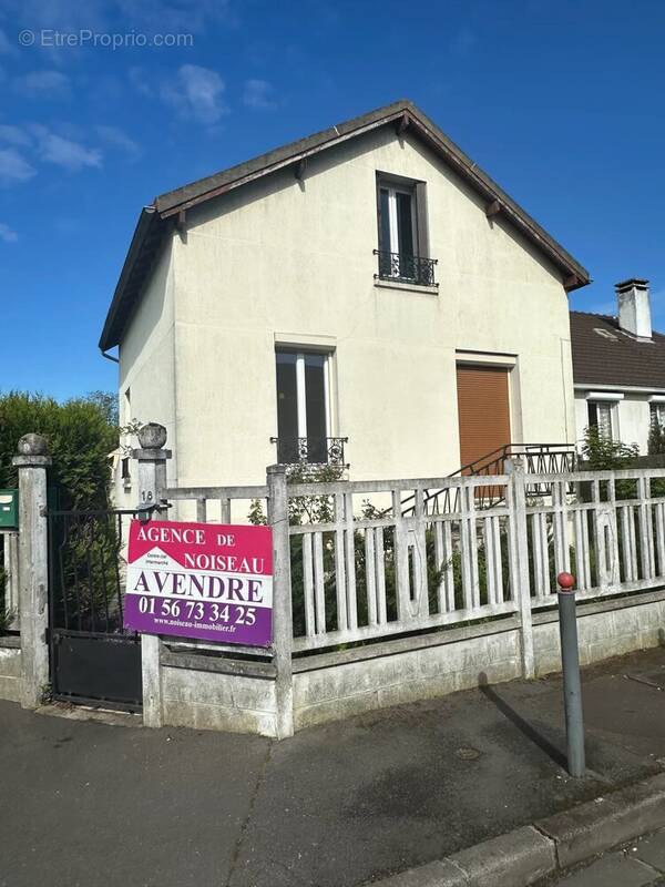 Maison à CHENNEVIERES-SUR-MARNE