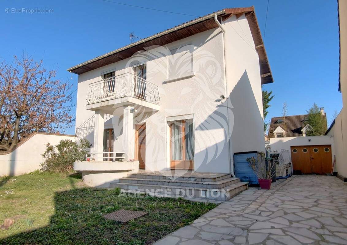Maison à BEAUCHAMP