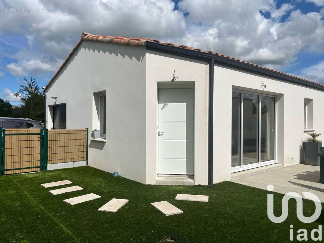 Photo 1 - Maison à LA GARNACHE