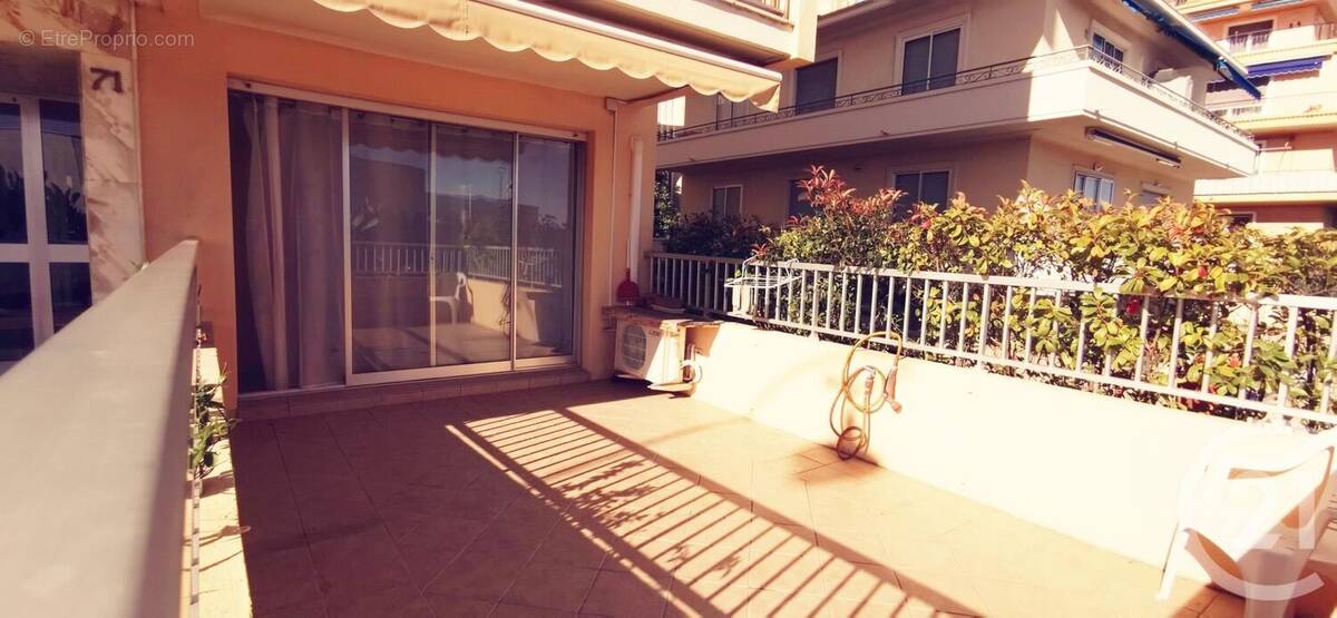 Appartement à ROQUEBRUNE-CAP-MARTIN