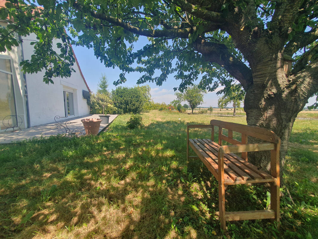 Maison à ETROUSSAT