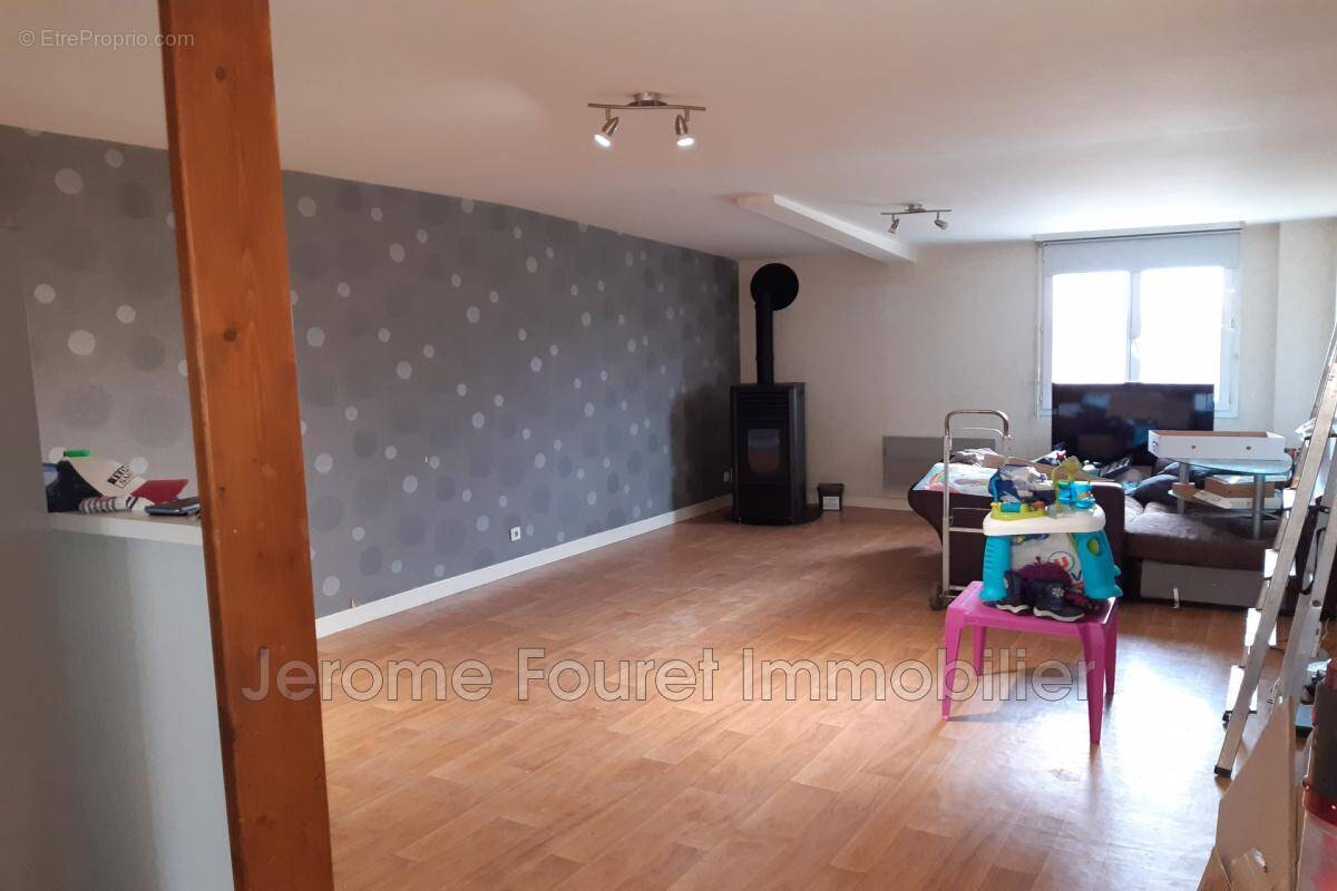 Appartement à EGLETONS