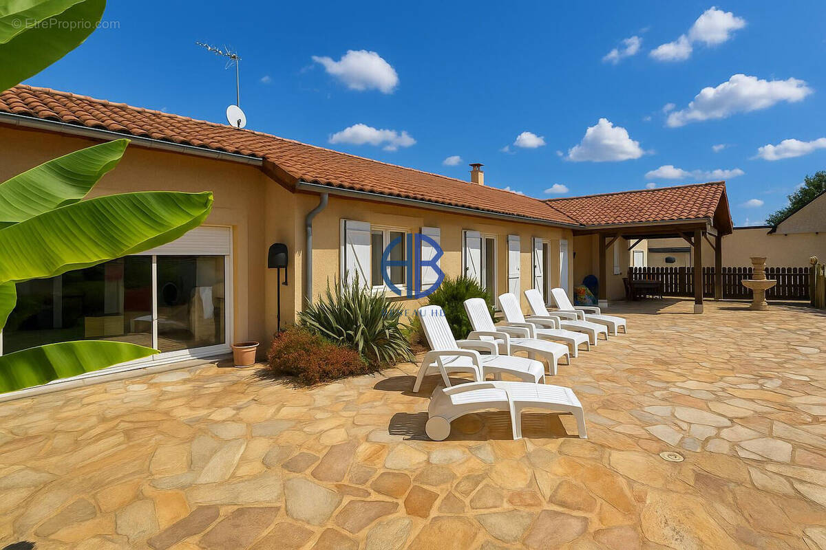 Maison à LA TOUR-DU-PIN