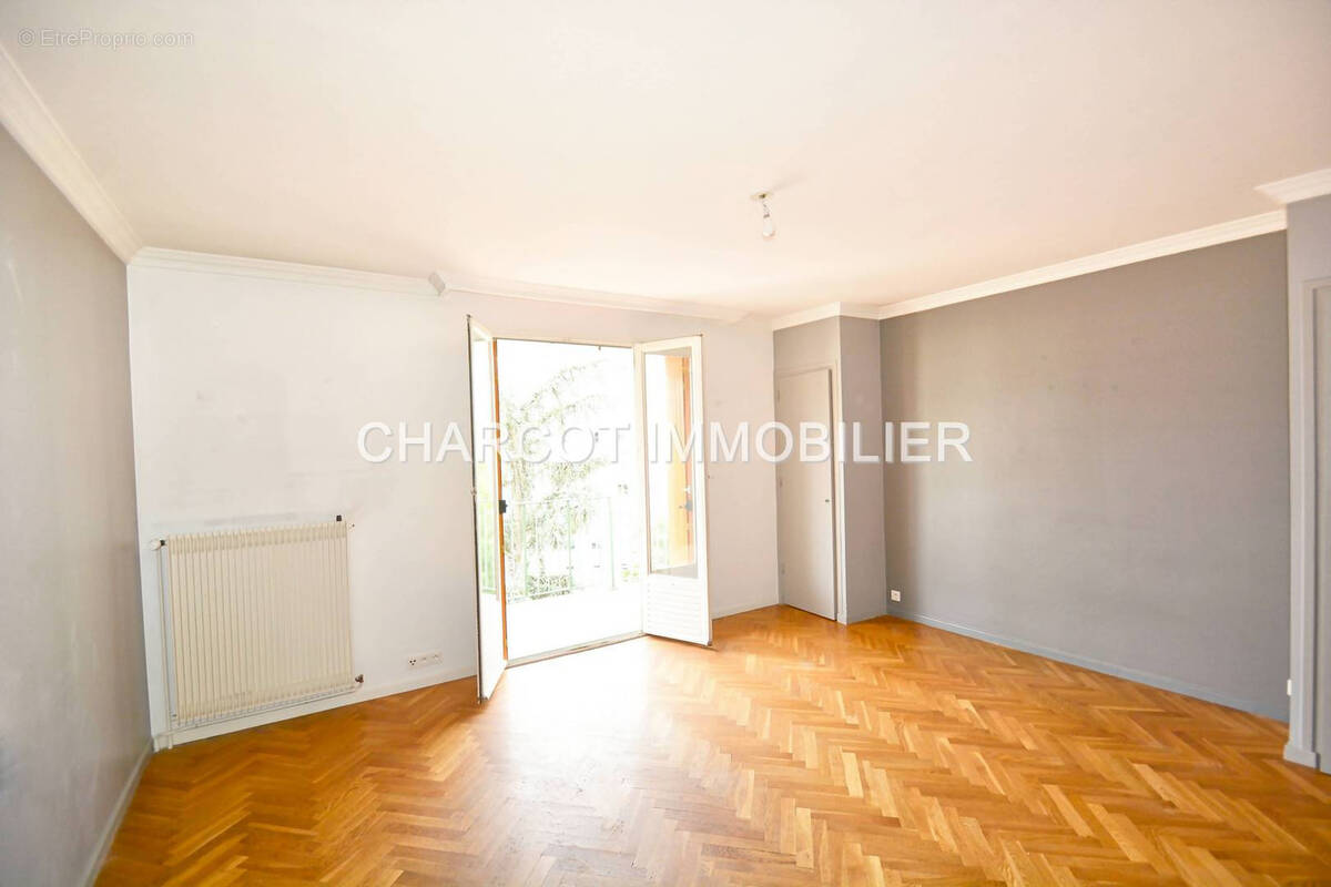 Appartement à SAINTE-FOY-LES-LYON