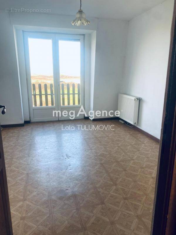 Maison à OYE-PLAGE