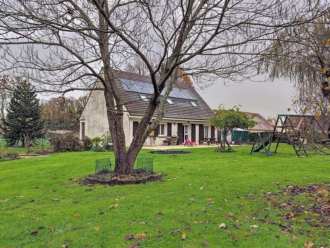 Maison à LONGUEIL-ANNEL