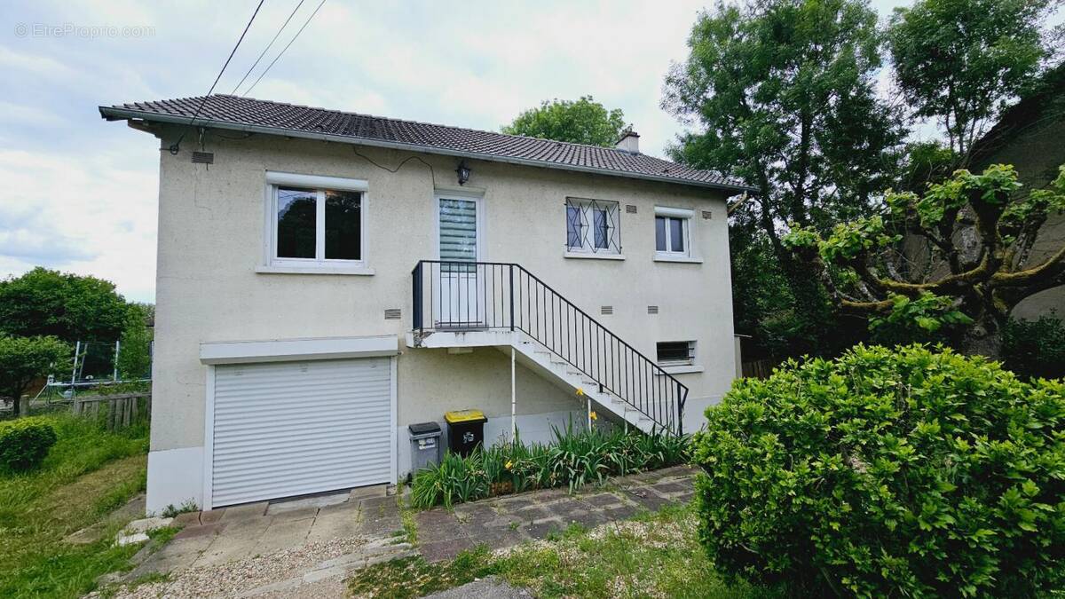 Maison à MEHUN-SUR-YEVRE