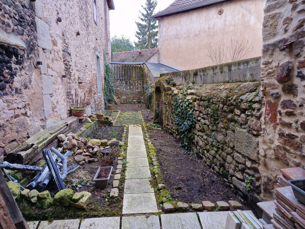 Maison à AUTUN
