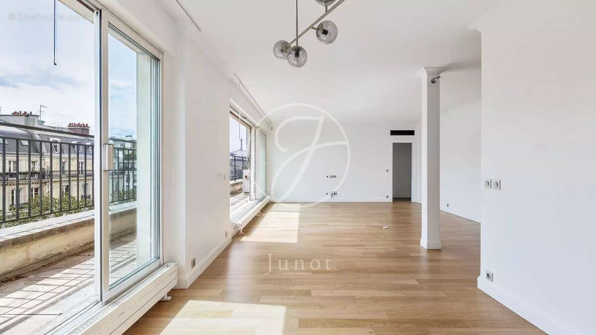 Appartement à PARIS-7E