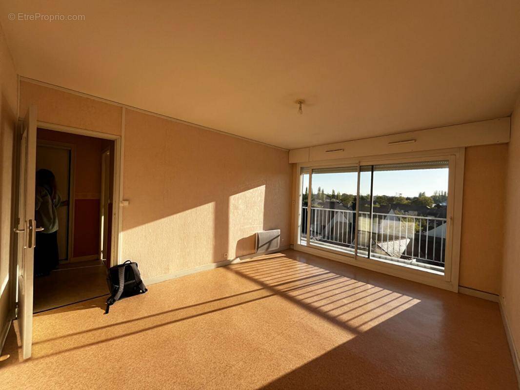 Appartement à PELLOUAILLES-LES-VIGNES