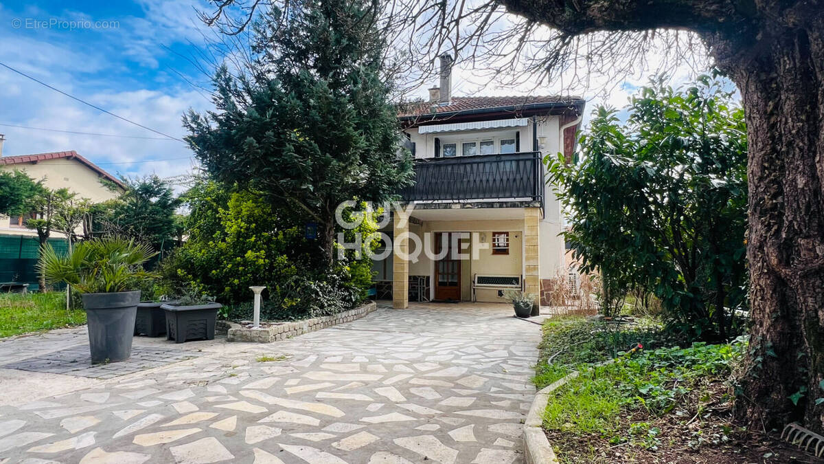 Maison à LA VERPILLIERE