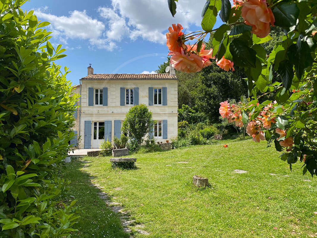 Maison à FRONSAC