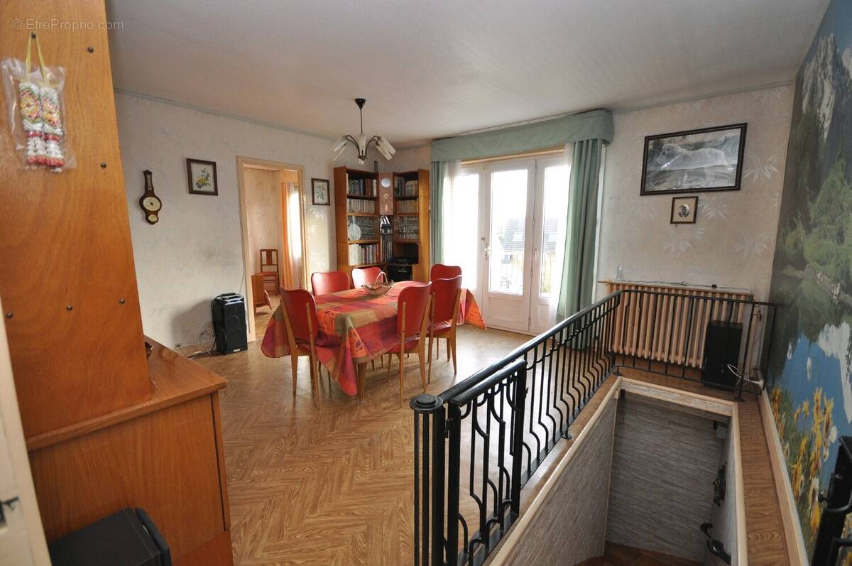 Maison à BRUYERES-LE-CHATEL