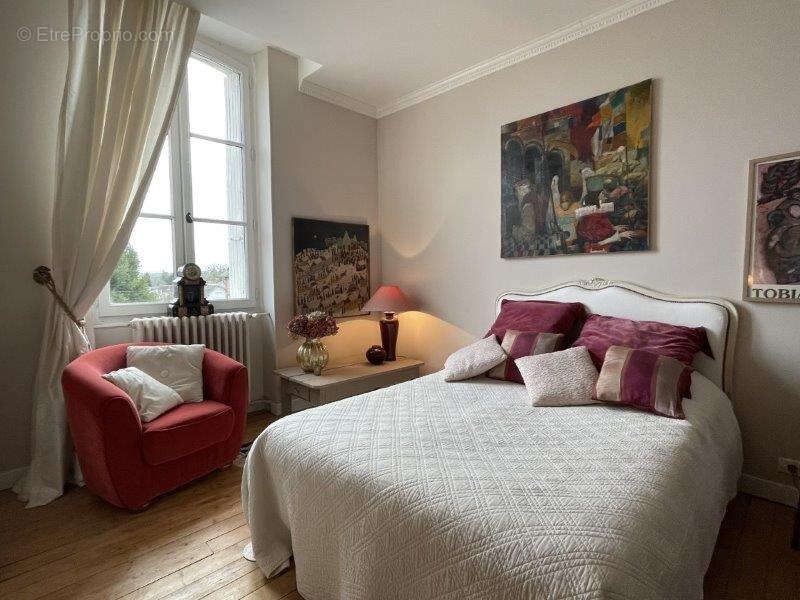 Maison à LA BAZOCHE-GOUET