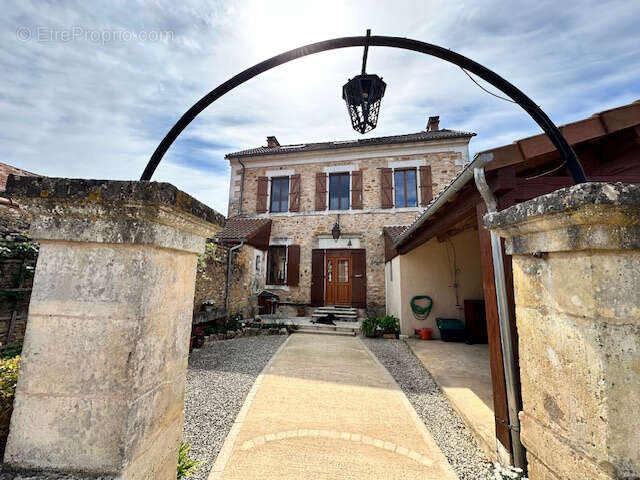 Maison à SAINT-JORY-LAS-BLOUX