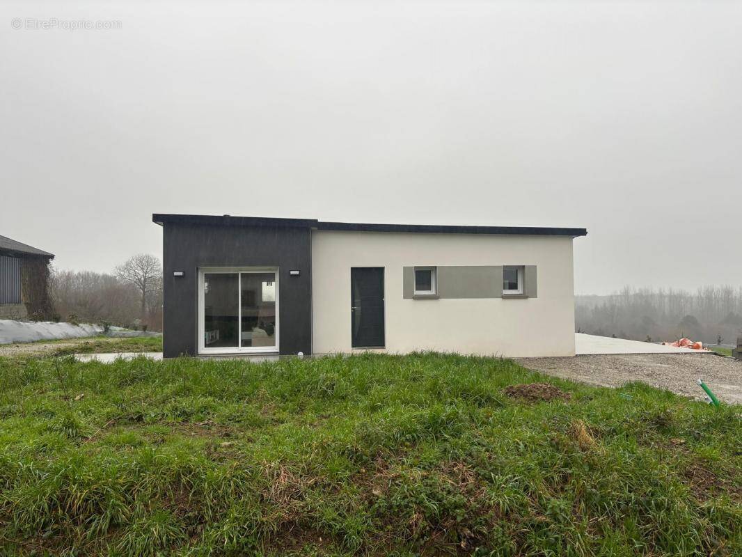Maison à CARHAIX-PLOUGUER