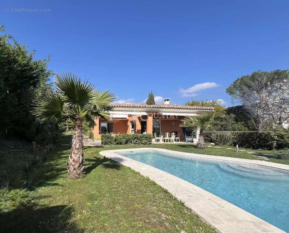 Maison à MANDELIEU-LA-NAPOULE