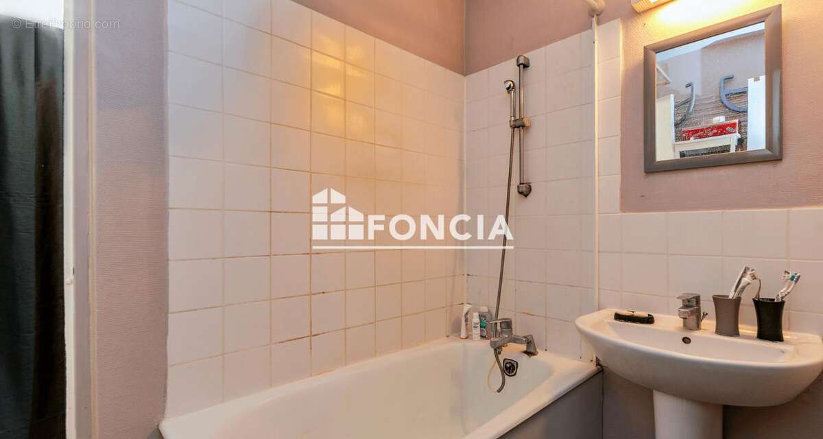 Appartement à MONT-SAINT-AIGNAN