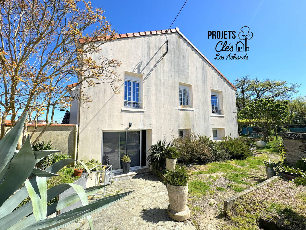 Maison à SAINT-GEORGES-DE-POINTINDOUX