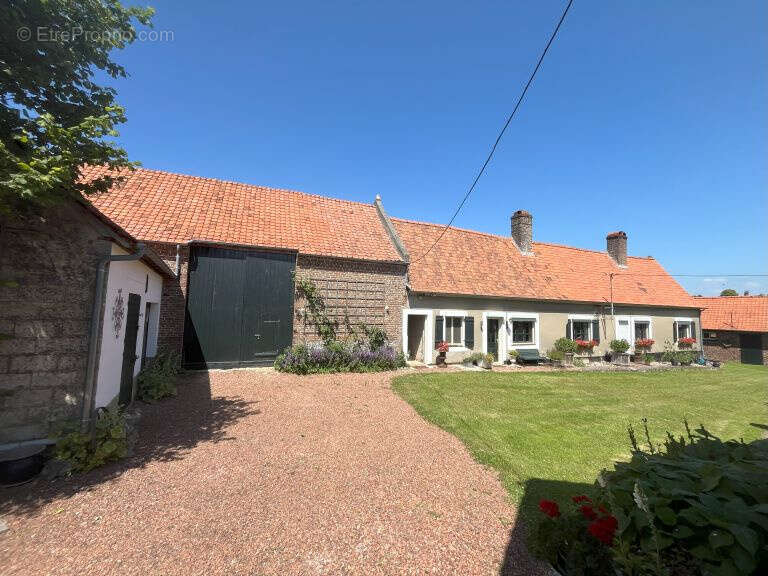 Maison à MOURIEZ