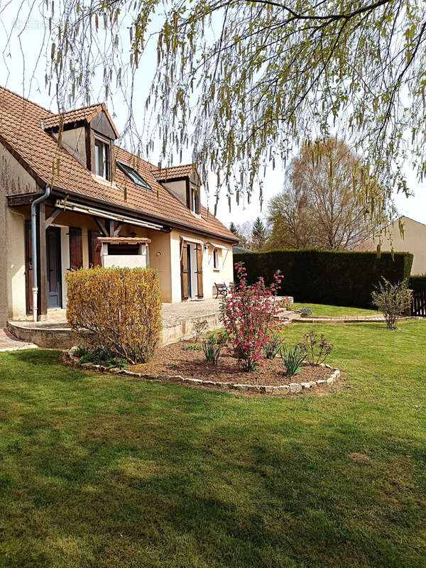Maison à AUXY