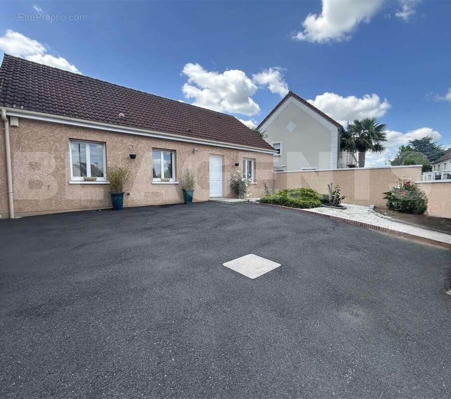 image0 - Maison à CLAYE-SOUILLY