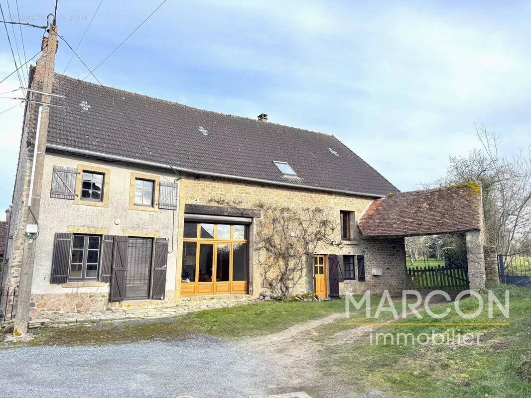 Maison à LE BOURG-D&#039;HEM