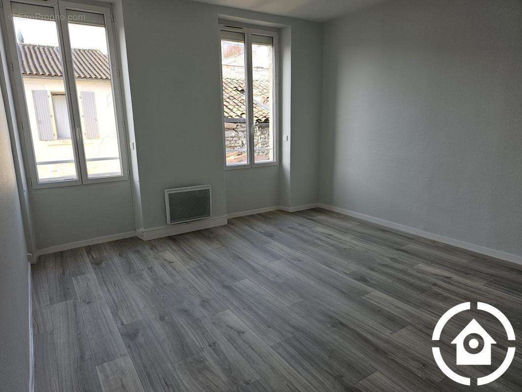Appartement à COGNAC