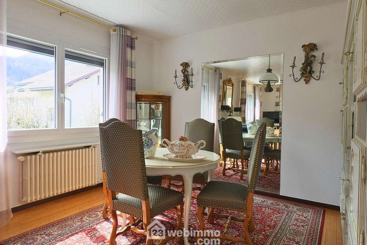 ... Et salle à manger - Maison à UGINE