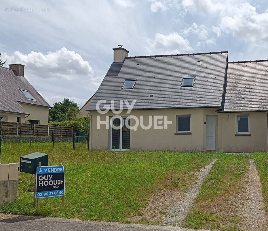 Maison à LANGUENAN