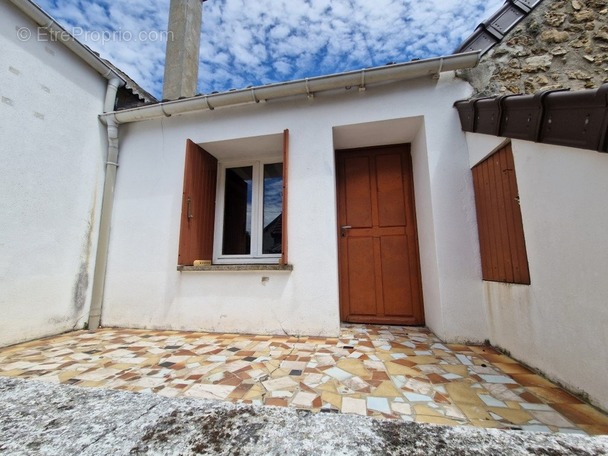 Maison à BREUX-JOUY