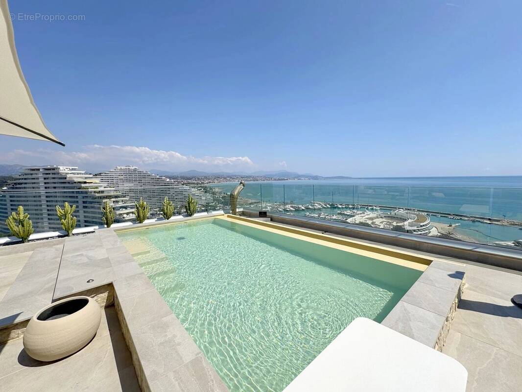 Appartement à VILLENEUVE-LOUBET