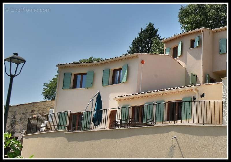 Maison à ESPARRON-DE-VERDON