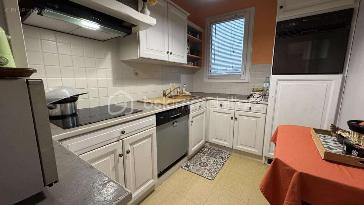 Appartement à COMBS-LA-VILLE