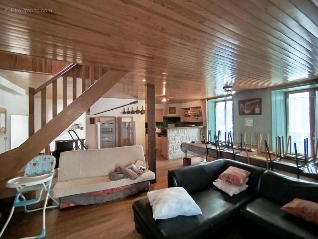 Appartement à BESSE-ET-SAINT-ANASTAISE