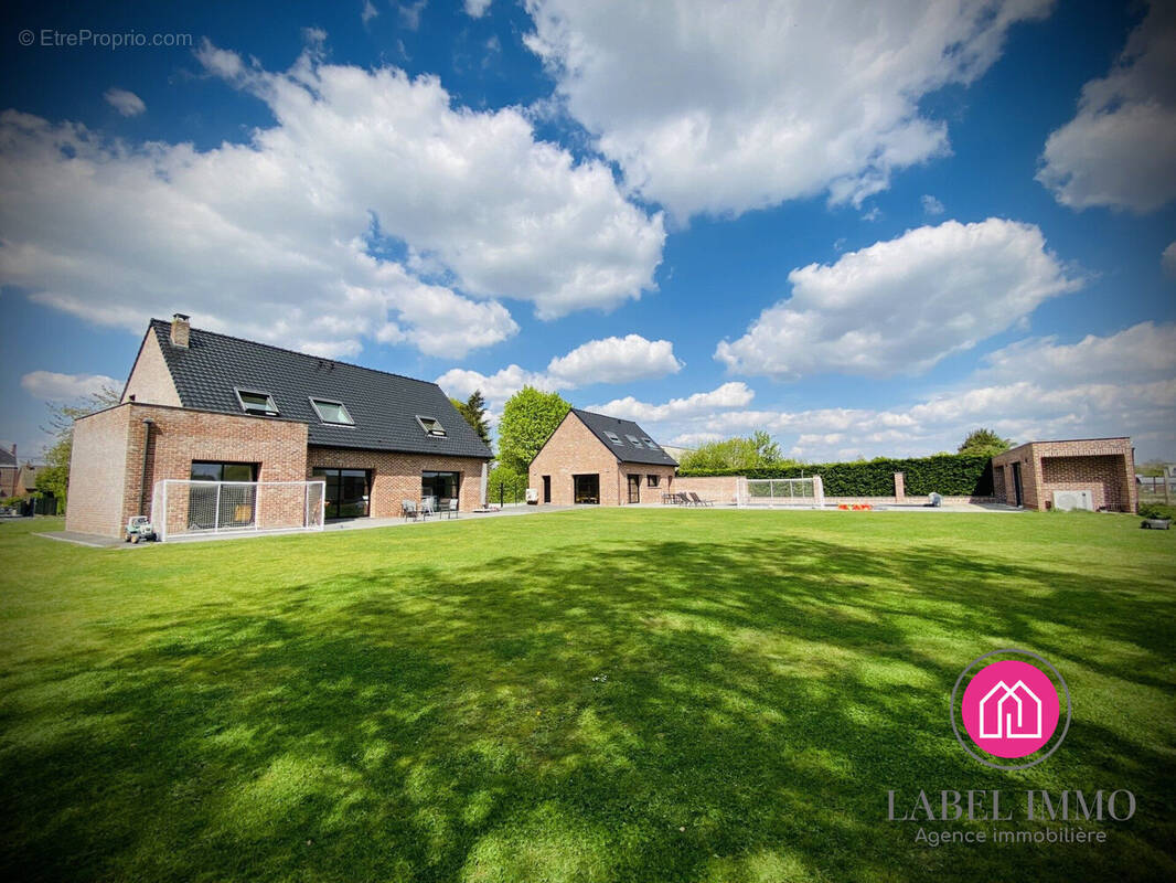 Arrière propriété - Maison à SAINT-AMAND-LES-EAUX