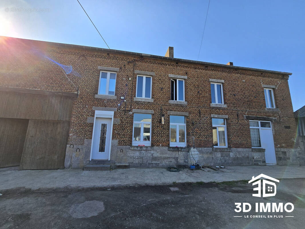 Maison à AVESNES-SUR-HELPE
