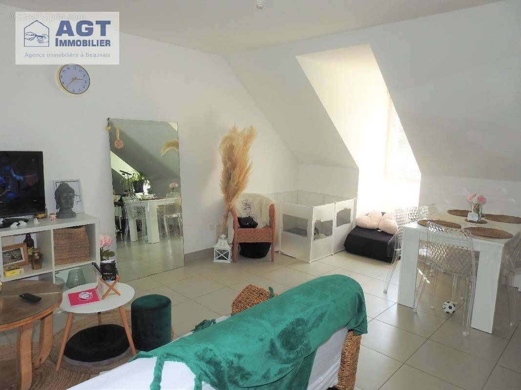 Appartement à BRESLES