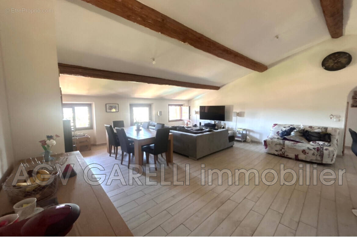 Appartement à LA VALETTE-DU-VAR