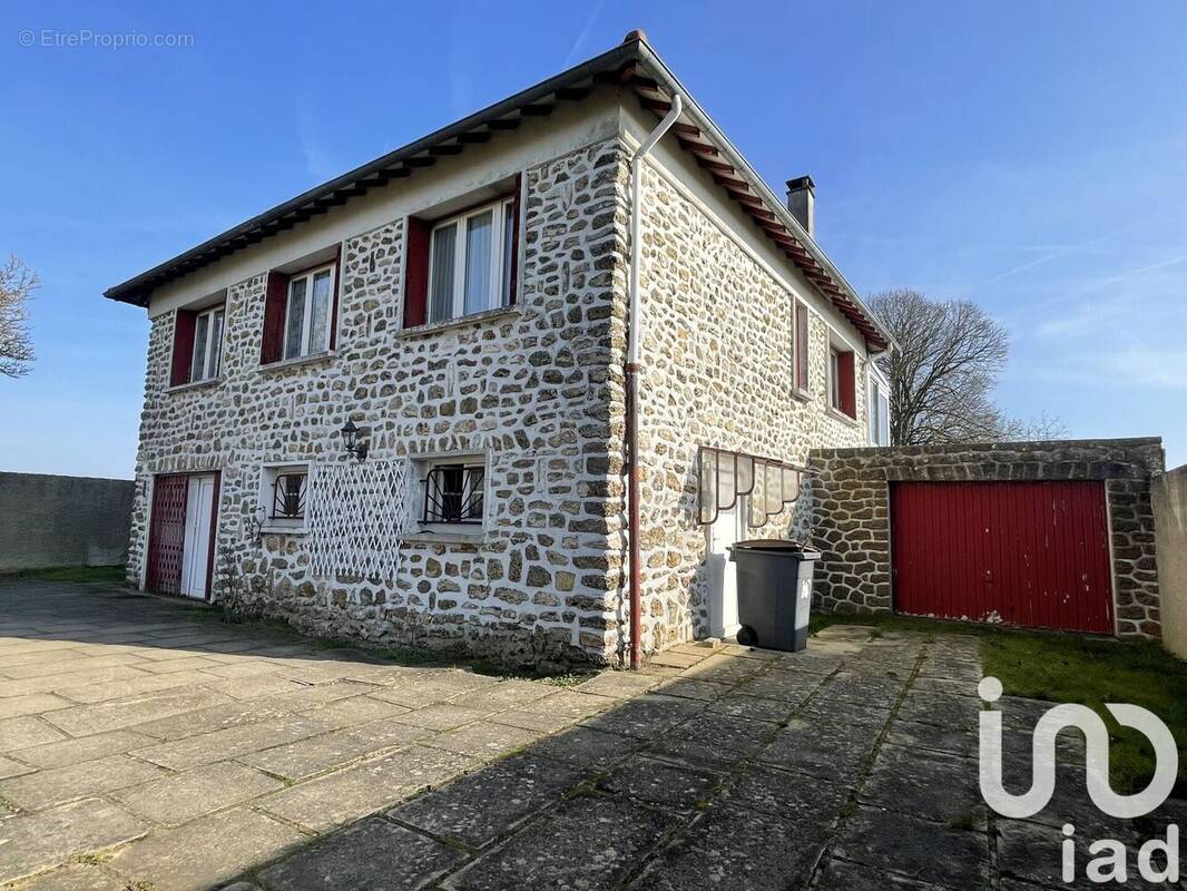 Photo 1 - Maison à SAINT-FARGEAU-PONTHIERRY